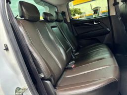 https://img.olx.com.br/thumbs256x256/40/403640400264331.jpg
