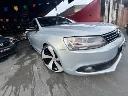 https://img.olx.com.br/thumbs256x256/40/403650306121050.jpg