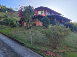 Título do anúncio: Casa com 3 dormitórios à venda, 350 m² por R$ 1.800.000,00 - Samambaia - Petrópolis/RJ