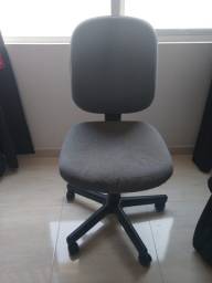 Título do anúncio: Cadeira de escritório usada em ótimas condições
