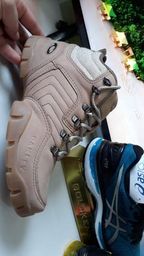 bota couro oakley beckon areia