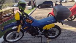 Título do anúncio: Vendo moto xlx 350 r linda relíquia em bom estado 