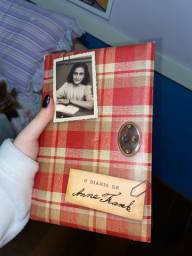 Título do anúncio: O diário de Anne Frank 