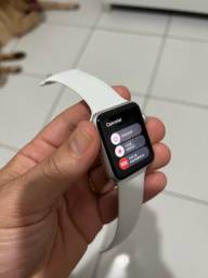 Título do anúncio: Apple Watch série 3 42 m  menos de 2 mês 