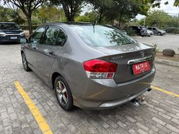 https://img.olx.com.br/thumbs256x256/41/416644439526731.jpg
