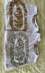 Título do anúncio: "Camisas 2 peças São da marca ecko uniltd brancas originais novas nG super lindas.