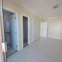 https://img.olx.com.br/thumbs256x256/41/417536386147268.jpg