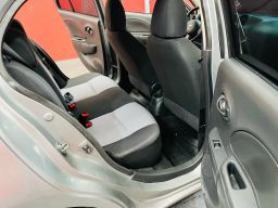 https://img.olx.com.br/thumbs256x256/42/422549756479900.jpg