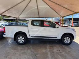 https://img.olx.com.br/thumbs256x256/42/425568636760816.jpg