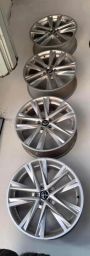 https://img.olx.com.br/thumbs256x256/44/444546492844000.jpg
