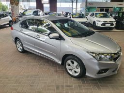 https://img.olx.com.br/thumbs256x256/44/444685679011540.jpg