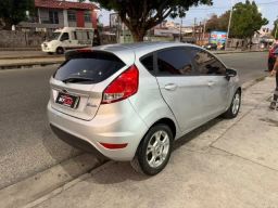https://img.olx.com.br/thumbs256x256/44/447644323388344.jpg