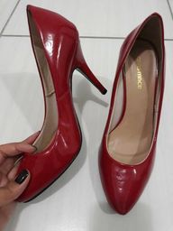 scarpin vermelho constance