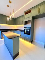 https://img.olx.com.br/thumbs256x256/45/456585405120892.jpg