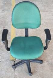 Título do anúncio: Cadeira Secretaria C/ 5 Rodinhas Tecido Verde Com Braço Apoio - Usada + Conservadíssima!!!