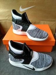 nike incursion mid preto