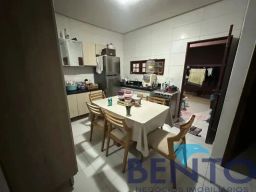https://img.olx.com.br/thumbs256x256/49/498511521082787.jpg