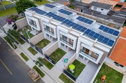 Título do anúncio: Sobrado com energia solar homologado na Copel  em Xaxim - Curitiba - PR