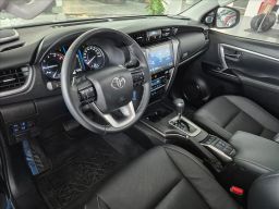 https://img.olx.com.br/thumbs256x256/52/520674559071807.jpg