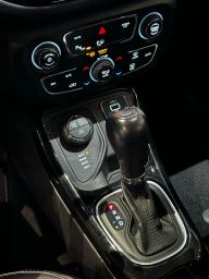 https://img.olx.com.br/thumbs256x256/52/524594879487826.jpg
