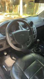 https://img.olx.com.br/thumbs256x256/52/525621396394002.jpg
