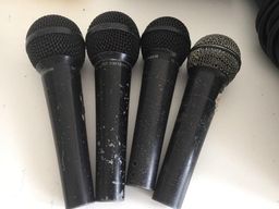 Título do anúncio: Quatro Microfones Behringer 