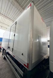 https://img.olx.com.br/thumbs256x256/52/526657539804464.jpg