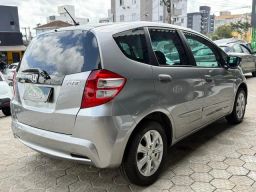 https://img.olx.com.br/thumbs256x256/52/528501759803825.jpg