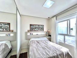 https://img.olx.com.br/thumbs256x256/53/530570642844991.jpg