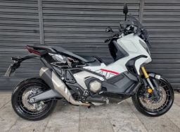 https://img.olx.com.br/thumbs256x256/55/554647910813056.jpg