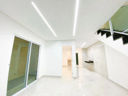https://img.olx.com.br/thumbs256x256/55/556527168514961.jpg