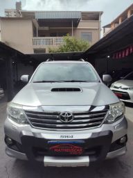 https://img.olx.com.br/thumbs256x256/55/557502376937581.jpg