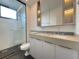 https://img.olx.com.br/thumbs256x256/56/562531885646881.jpg