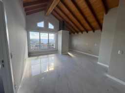 https://img.olx.com.br/thumbs256x256/56/566578273690019.jpg