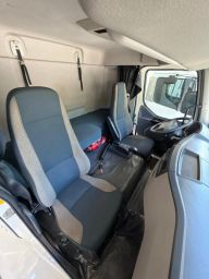 https://img.olx.com.br/thumbs256x256/56/567648292943836.jpg
