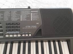 Título do anúncio: Venso teclado Casio CTK-700