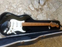 Título do anúncio: Guitarra Fender Stratocaster(USA) Am.Standad ano 98