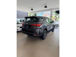 https://img.olx.com.br/thumbs256x256/58/585626312391004.jpg