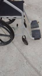 Título do anúncio: Cadeira de rodas,estado de nova