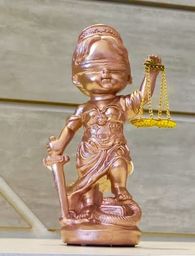 Título do anúncio: Estátua Dama Justiça Símbolo Direito Deusa Themis Rose Gold