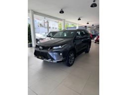 https://img.olx.com.br/thumbs256x256/59/596698319420015.jpg