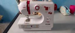 Título do anúncio: Máquina de costura Elgin NOVA