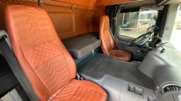 https://img.olx.com.br/thumbs256x256/60/606696434083081.jpg