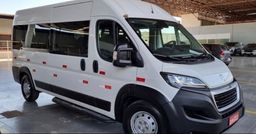 Título do anúncio: Van 2020 Minibus 16 lugares Luxo 13 mil km 2.0 turbo diesel Peugeot Boxer