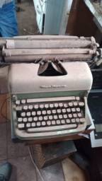 Título do anúncio: Máquina de escrever antiga