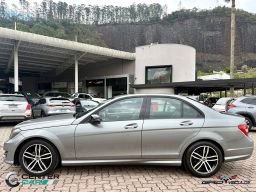 https://img.olx.com.br/thumbs256x256/61/618621205580541.jpg