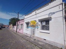 Título do anúncio: Casa em Paranaguá no Centro | 4 Quartos | 2 Banheiros | Edícula