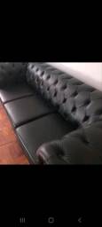 Título do anúncio: Sofa chesterfiield em couro preto(padrão internacional)só 3.500