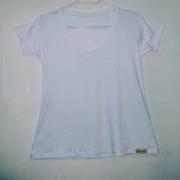 Título do anúncio: Blusinha T-shirt básica golaV