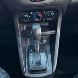 https://img.olx.com.br/thumbs256x256/63/636548769427847.jpg